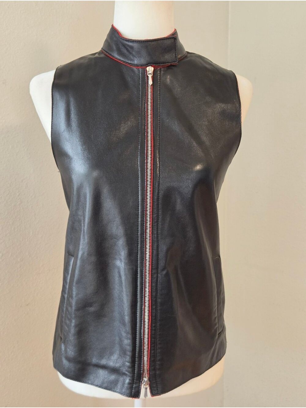 ROOTS Black Leather Zip-Front Moto Vest Top with Red Fleece Trim Women's Small